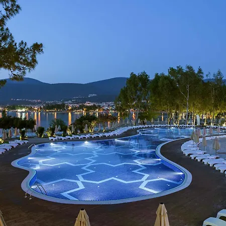 Aurum Exclusive Club Otel 5*