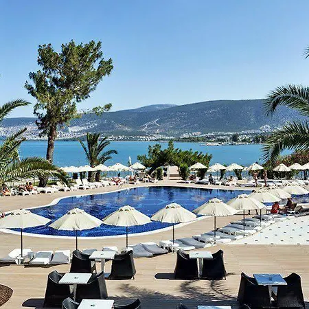 فندق Aurum Exclusive Club